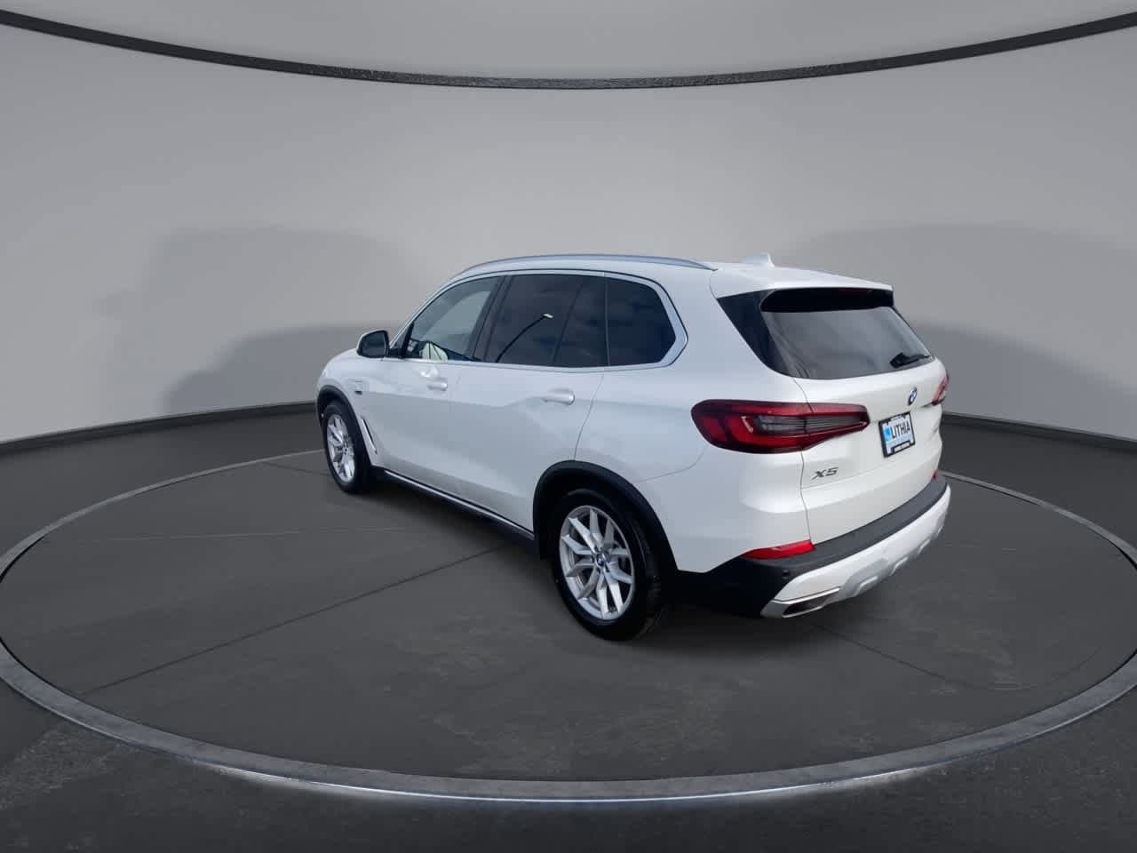 Thumbnail: 2022 BMW X5 - 6
