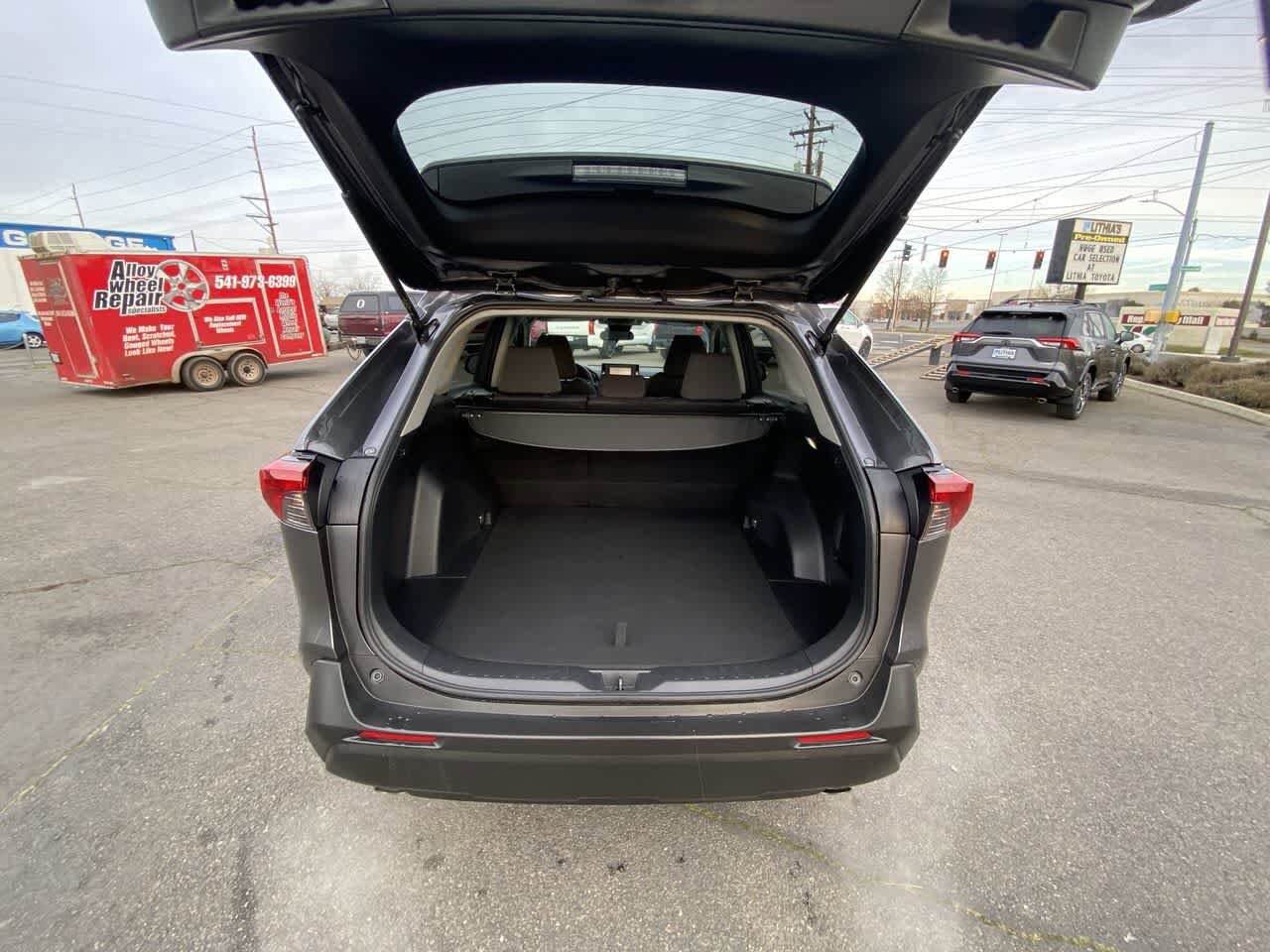 Thumbnail: 2022 Toyota RAV4 - 22