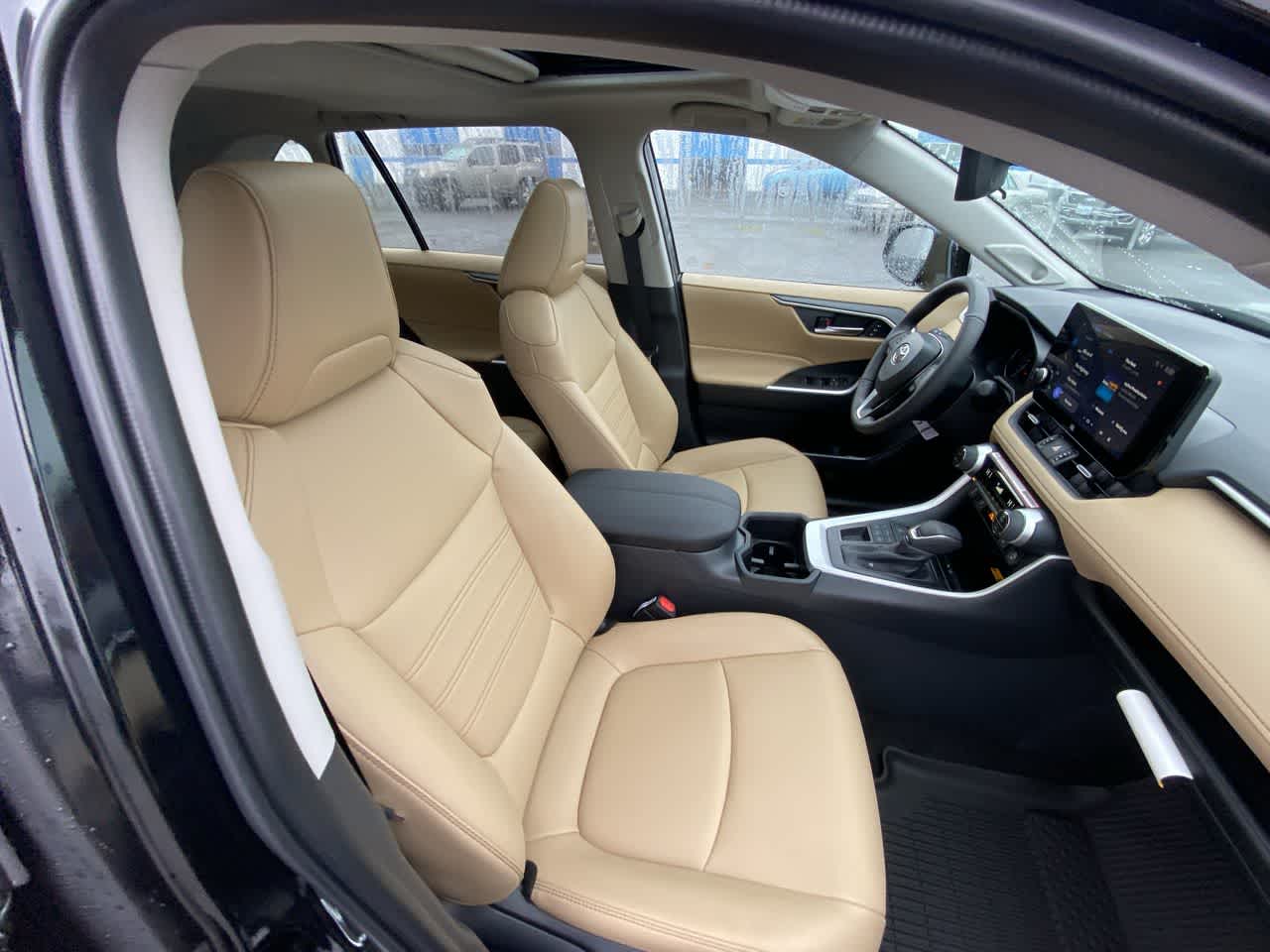 Thumbnail: 2025 Toyota RAV4 - 24