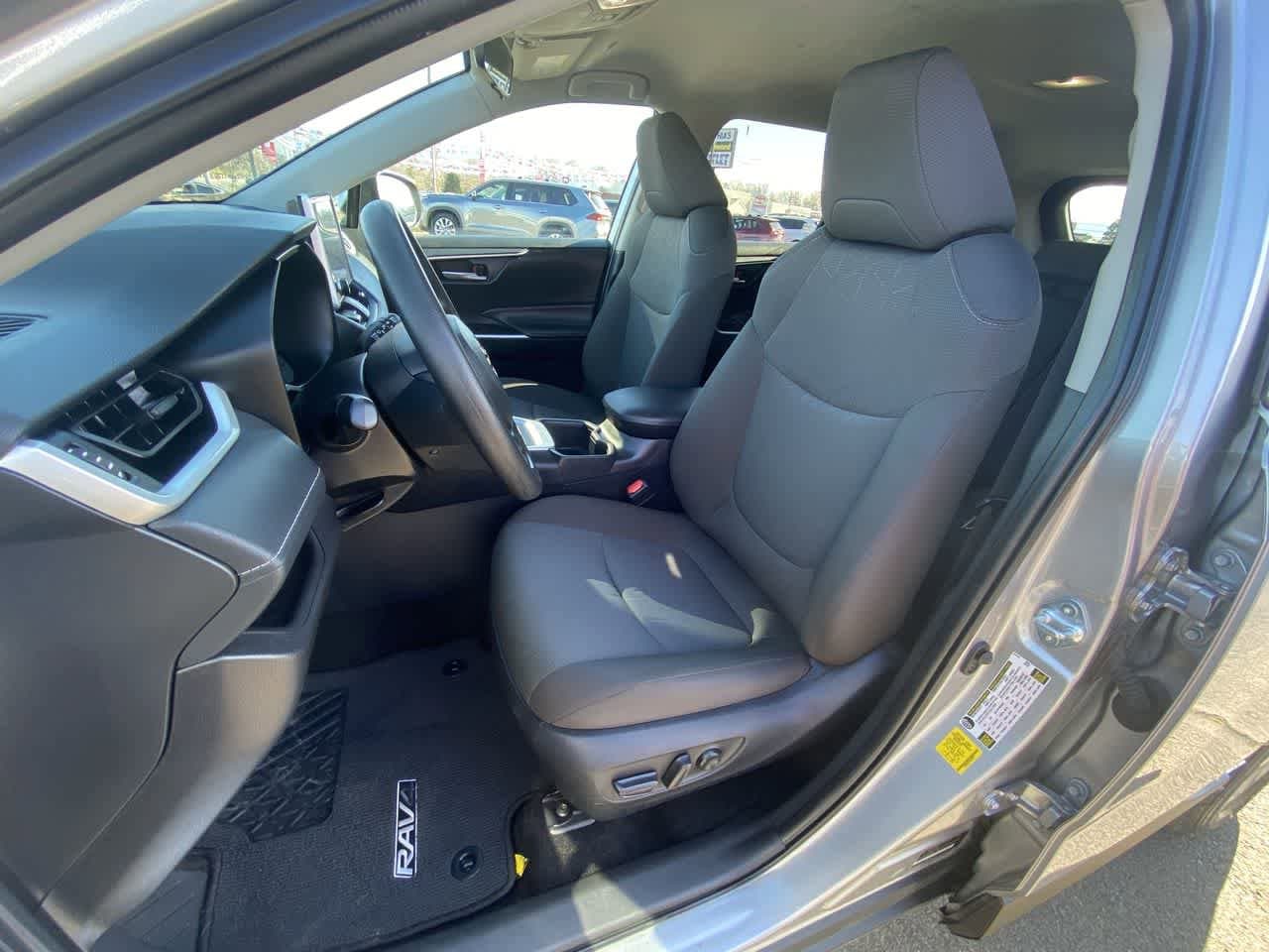 Thumbnail: 2025 Toyota RAV4 - 11