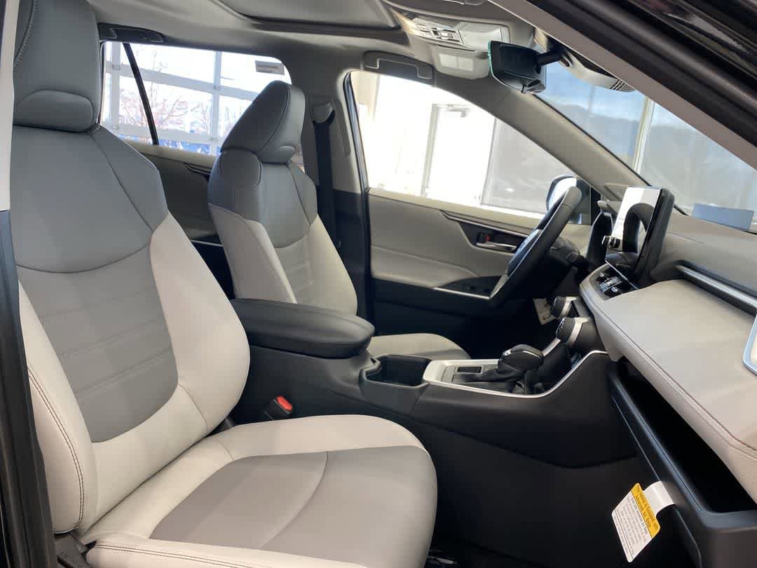 Thumbnail: 2025 Toyota RAV4 - 24