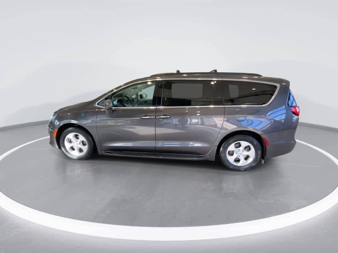 Thumbnail: 2017 Chrysler Pacifica - 5