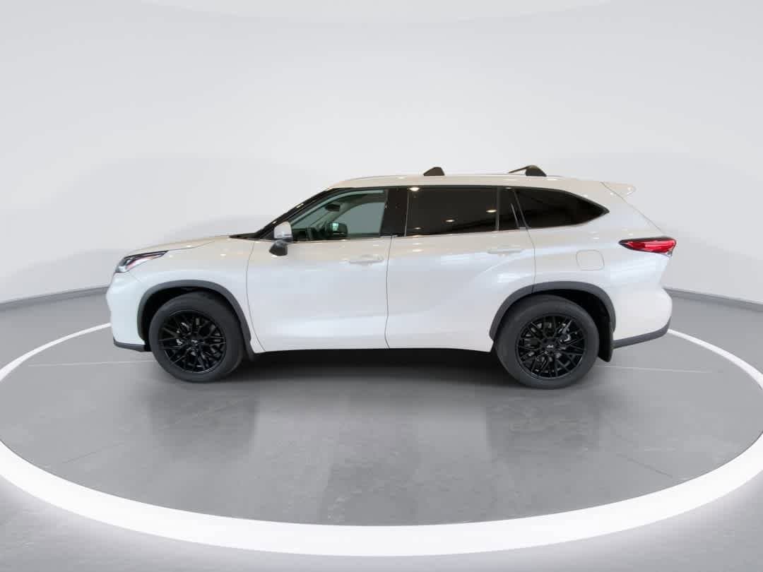 Thumbnail: 2021 Toyota Highlander - 5