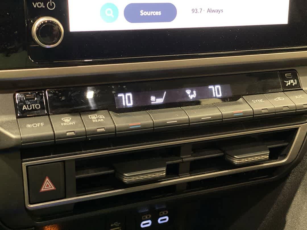 Thumbnail: 2025 Toyota Camry - 20