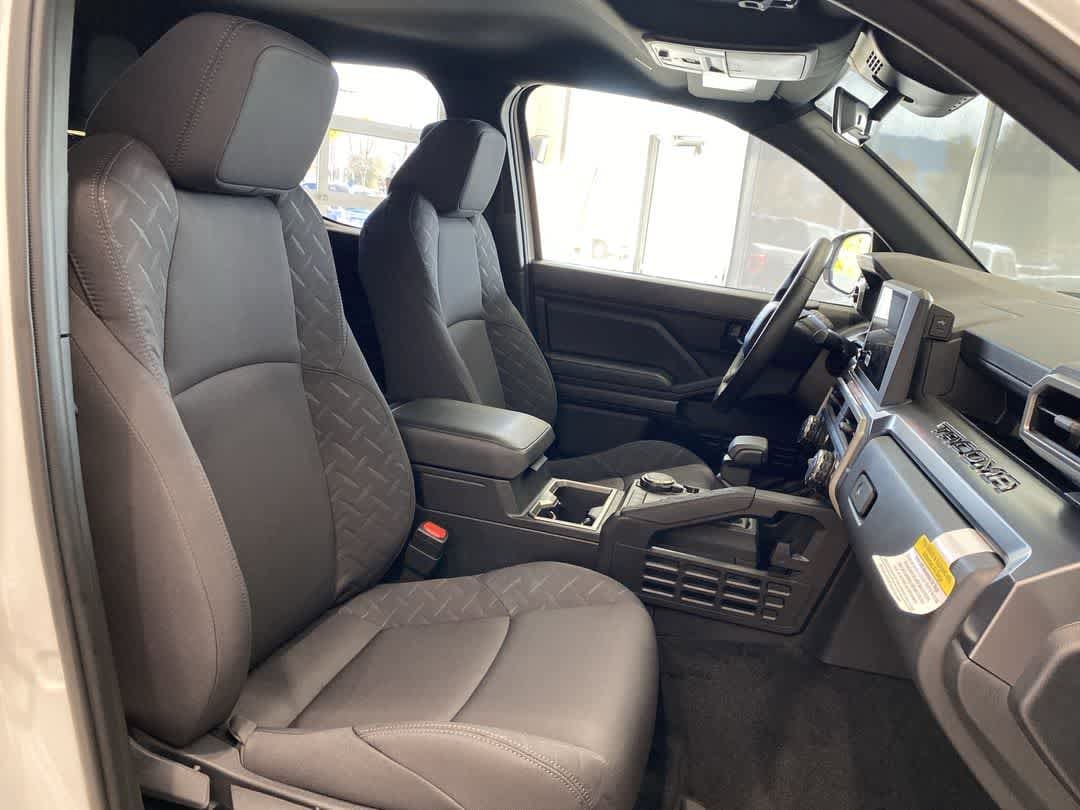 Thumbnail: 2025 Toyota Tacoma - 25