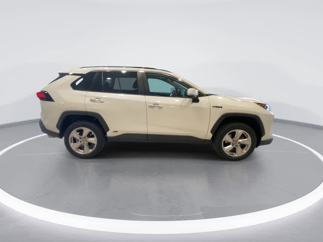 Thumbnail: 2021 Toyota RAV4 - 9