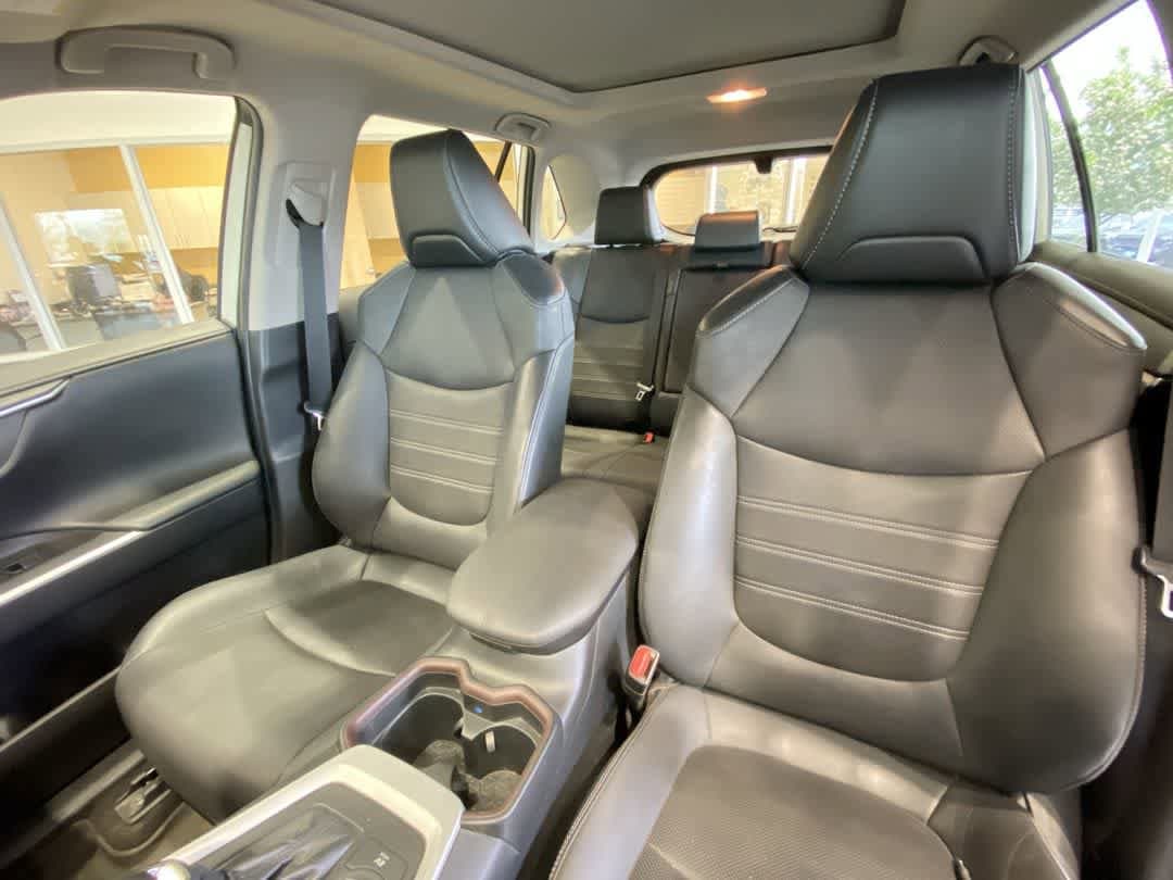 Thumbnail: 2021 Toyota RAV4 - 14