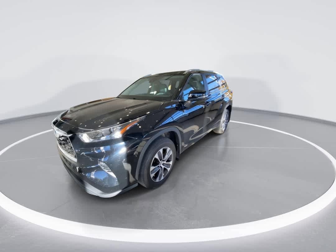 Thumbnail: 2023 Toyota Highlander - 4