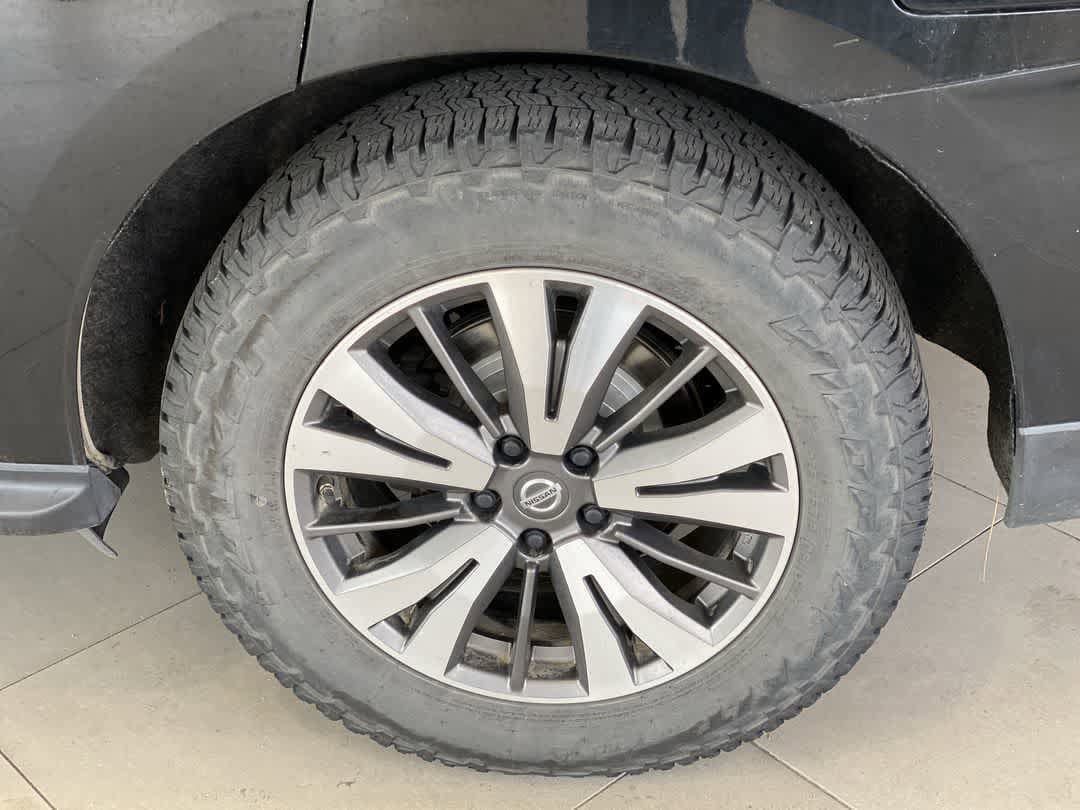 Thumbnail: 2017 Nissan Pathfinder - 13