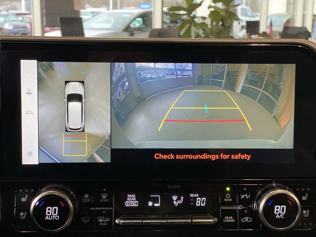 Thumbnail: 2023 Toyota Highlander - 20