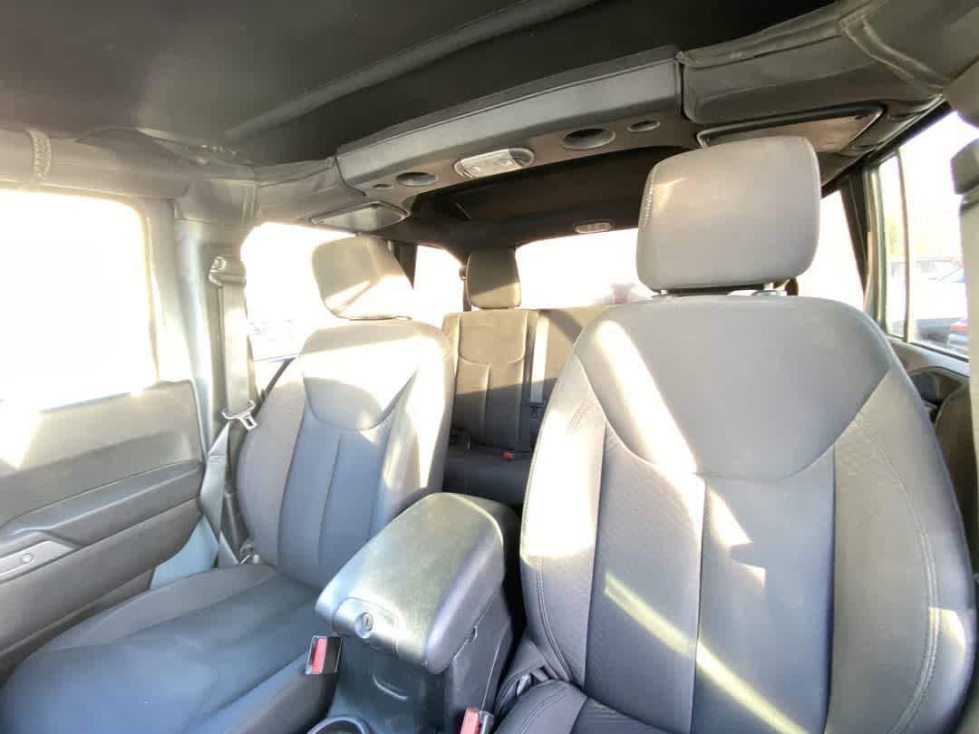 Thumbnail: 2015 Jeep Wrangler - 13