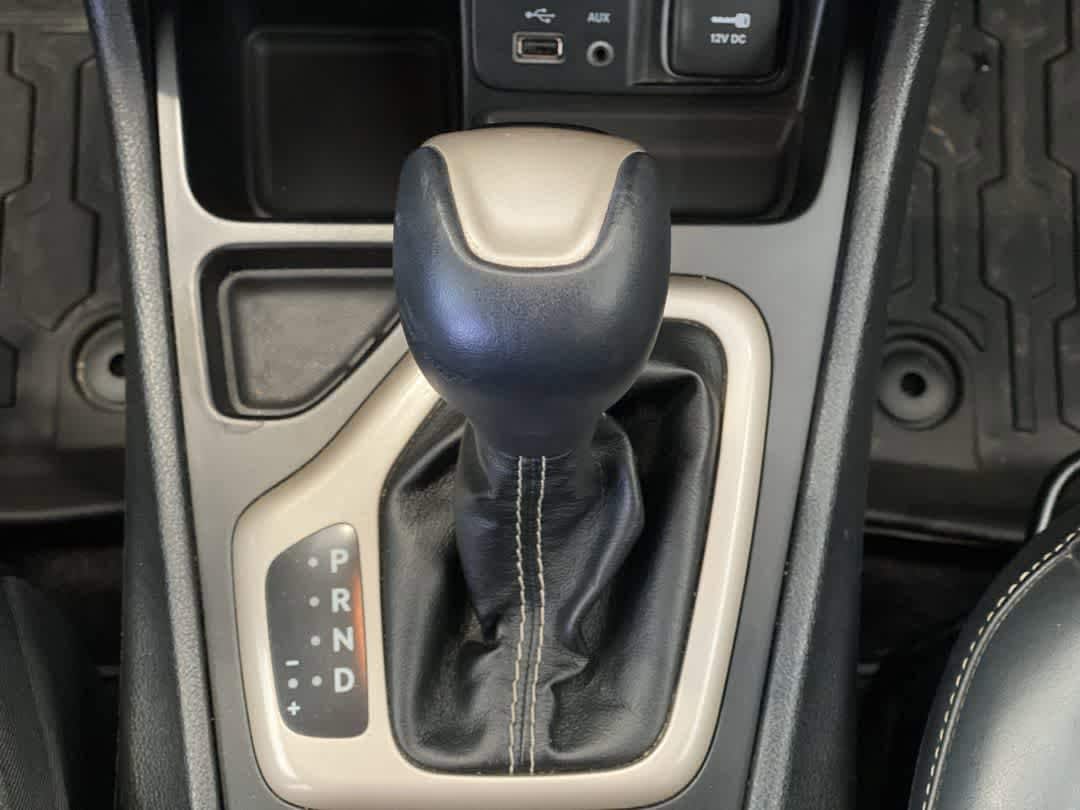 Thumbnail: 2016 Jeep Cherokee - 23