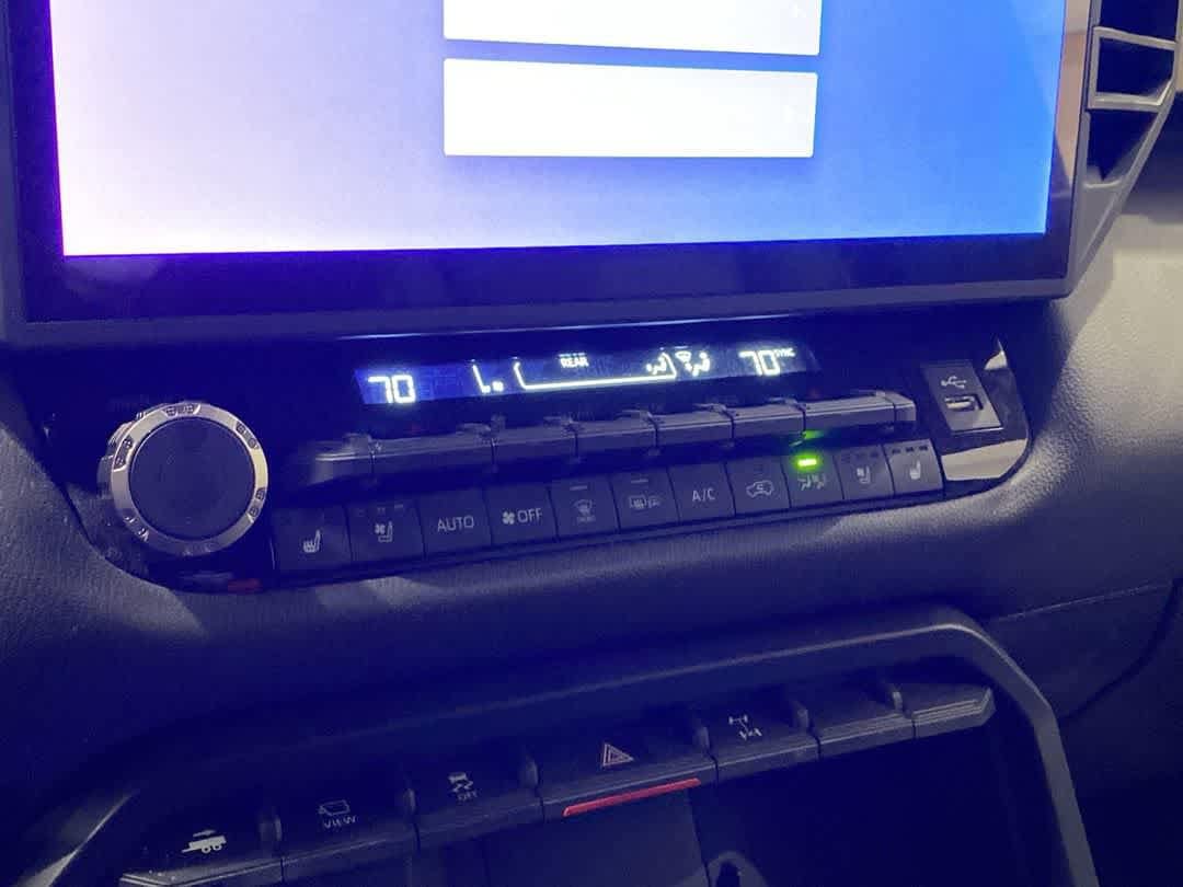 Thumbnail: 2025 Toyota Sequoia - 18