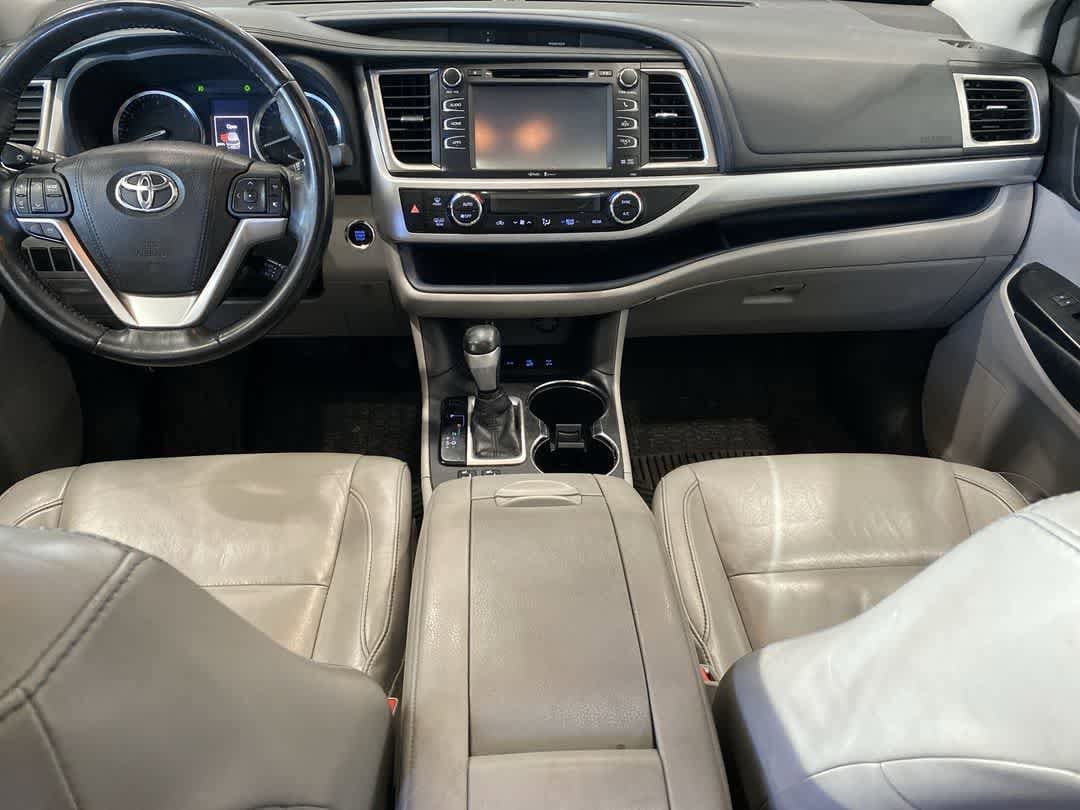 Thumbnail: 2015 Toyota Highlander - 20