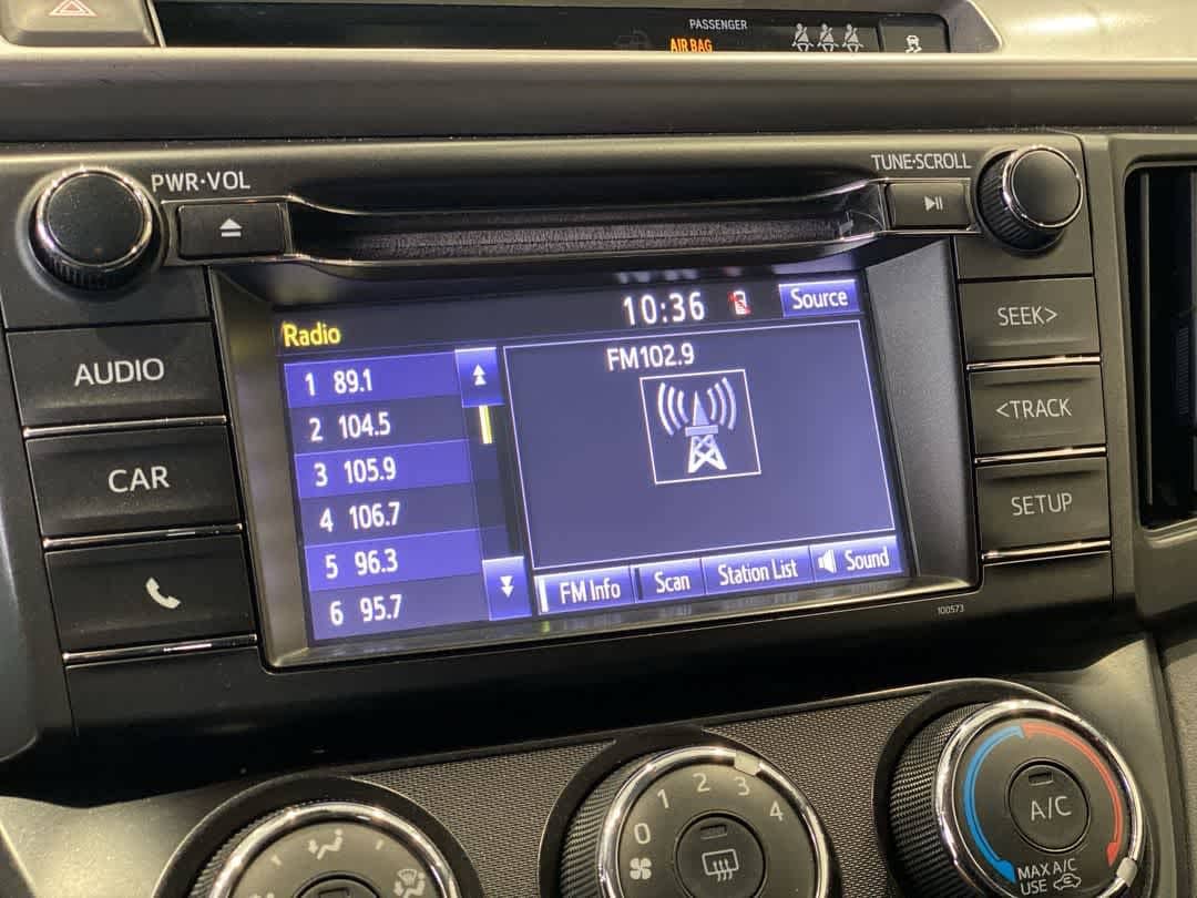 Thumbnail: 2018 Toyota RAV4 - 18