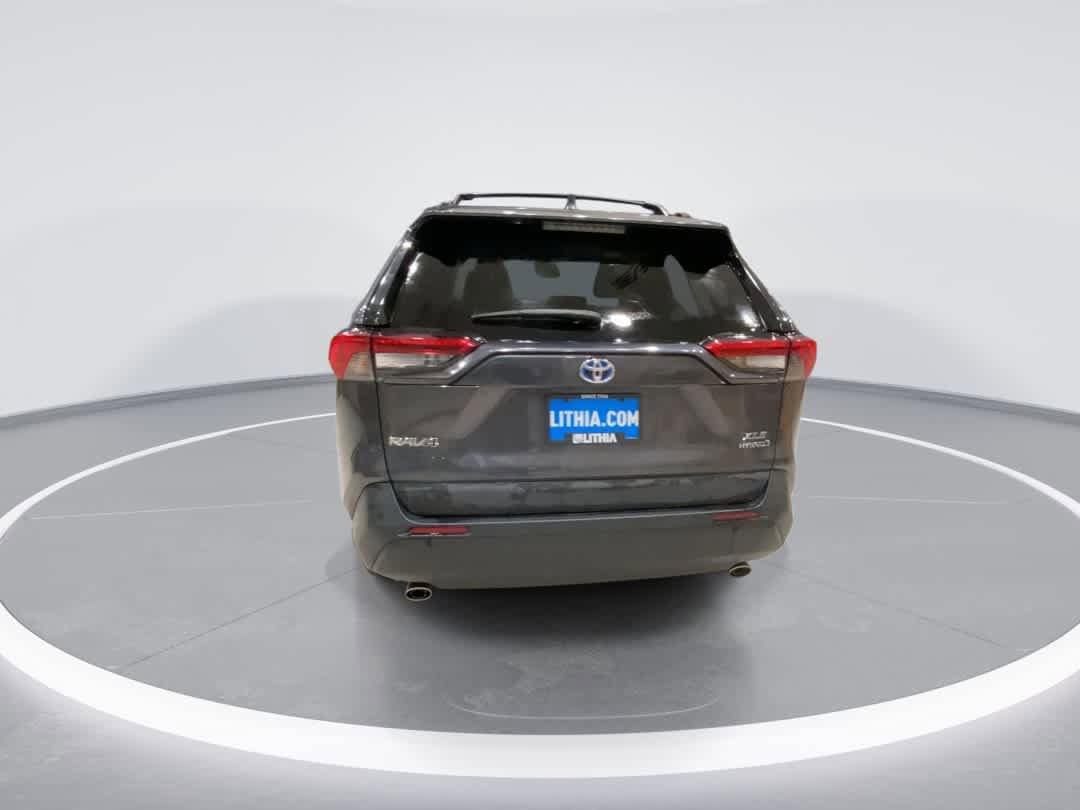 Thumbnail: 2021 Toyota RAV4 - 7