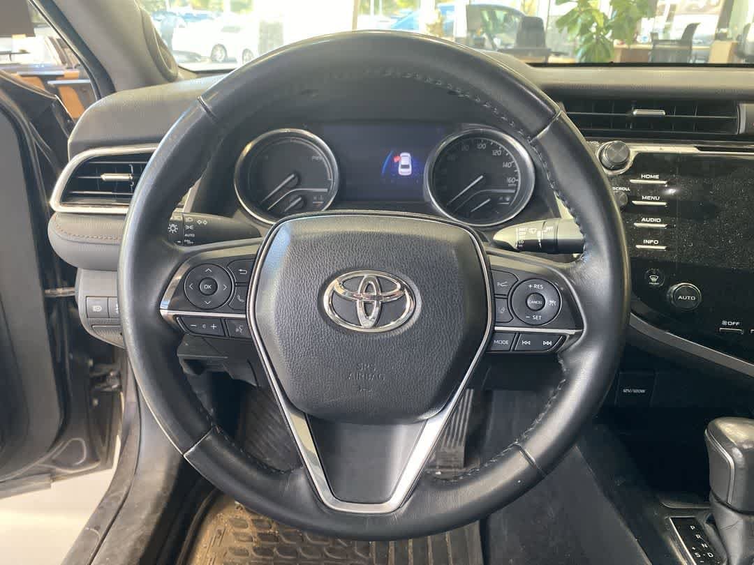 Thumbnail: 2018 Toyota Camry - 16