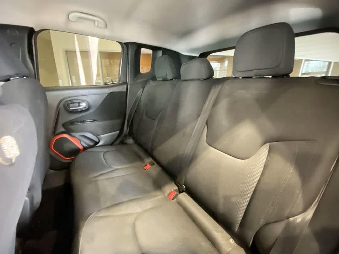 Thumbnail: 2018 Jeep Renegade - 25