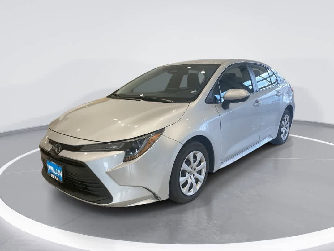 2024 Toyota Corolla LE's photo