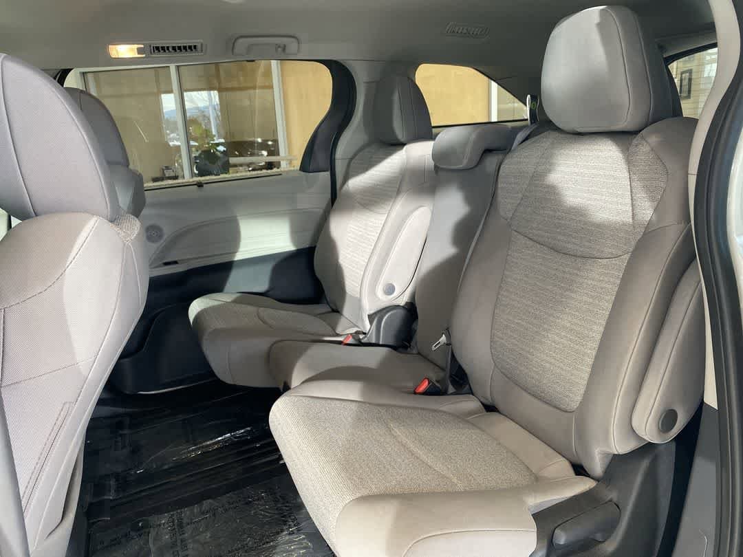 Thumbnail: 2023 Toyota Sienna - 21