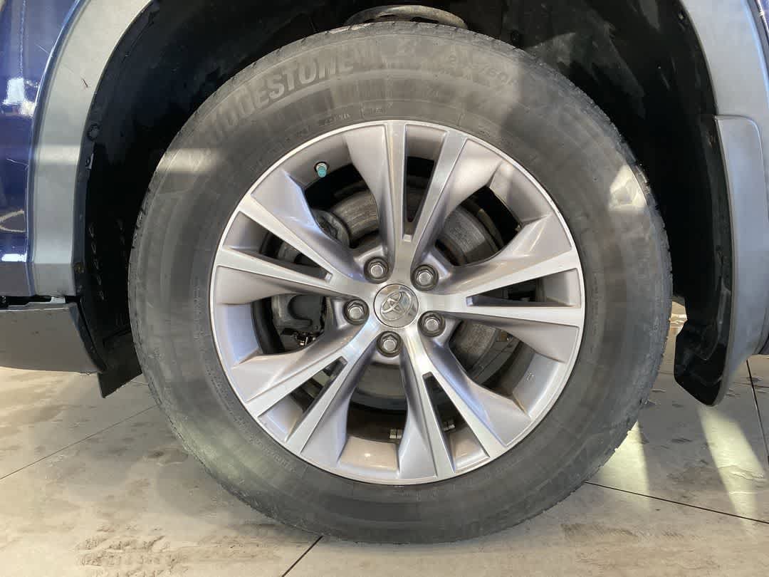 Thumbnail: 2015 Toyota Highlander - 10