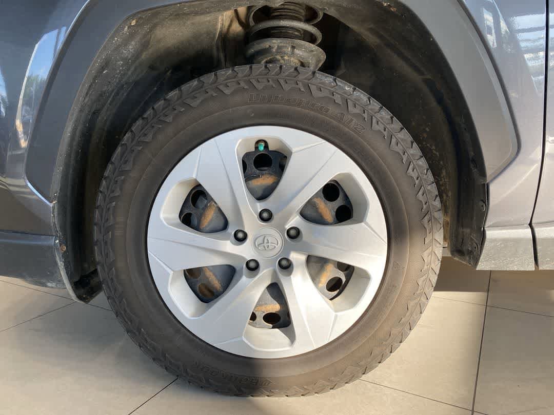 Thumbnail: 2019 Toyota RAV4 - 12