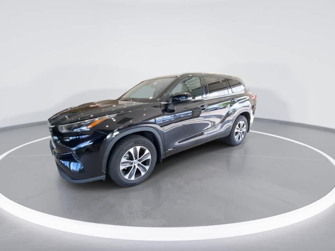 Thumbnail: 2022 Toyota Highlander - 4