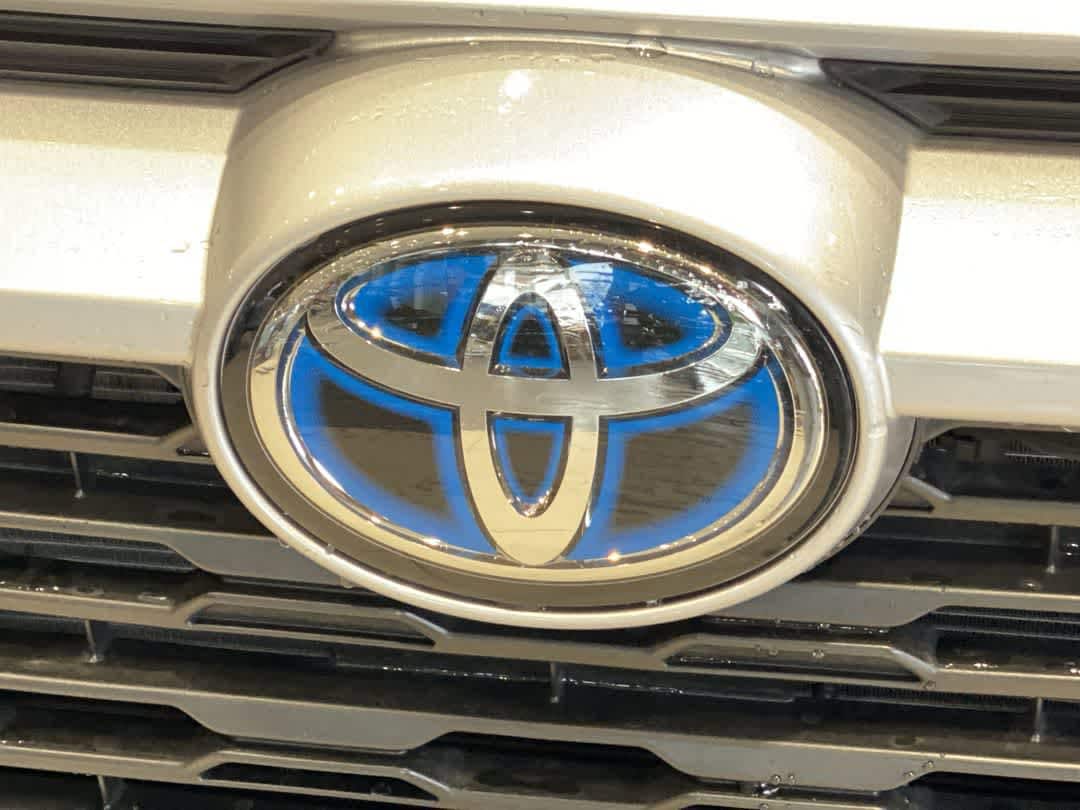 Thumbnail: 2023 Toyota RAV4 - 10