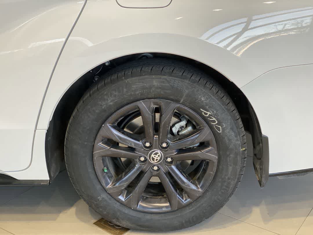 Thumbnail: 2025 Toyota Sienna - 13