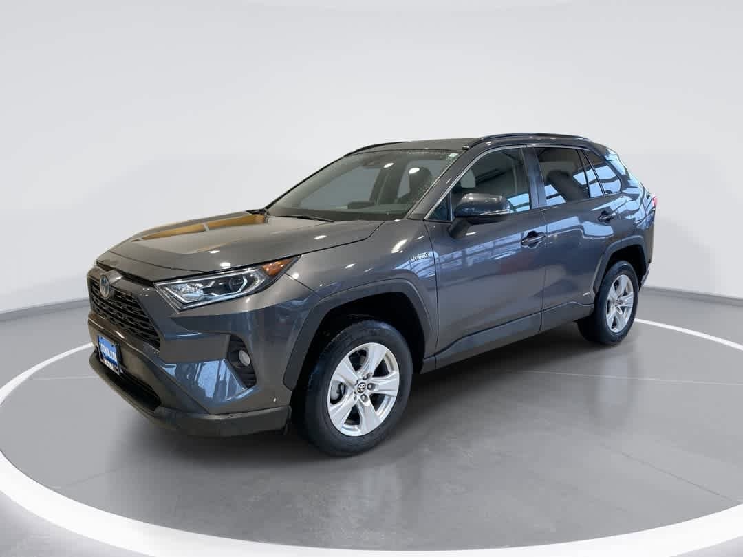 2021 Toyota RAV4 XLE's photo