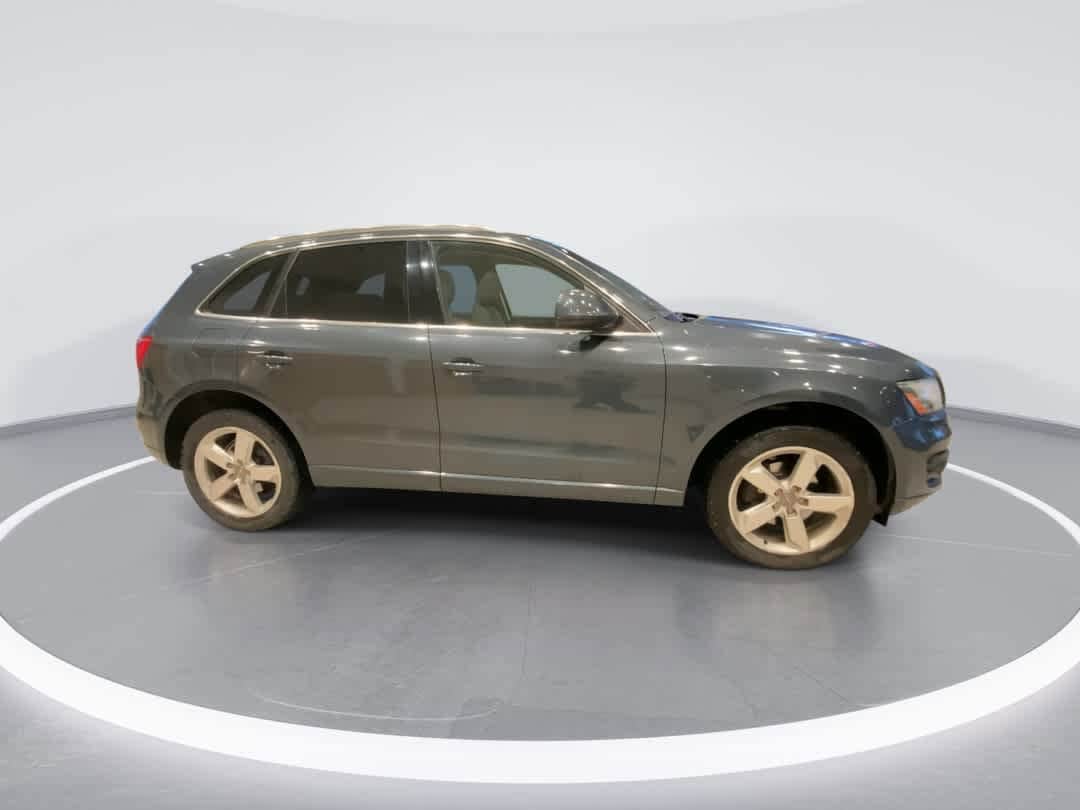 Thumbnail: 2010 Audi Q5 - 9