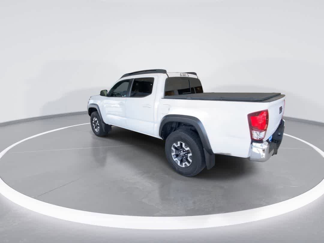 Thumbnail: 2018 Toyota Tacoma - 6