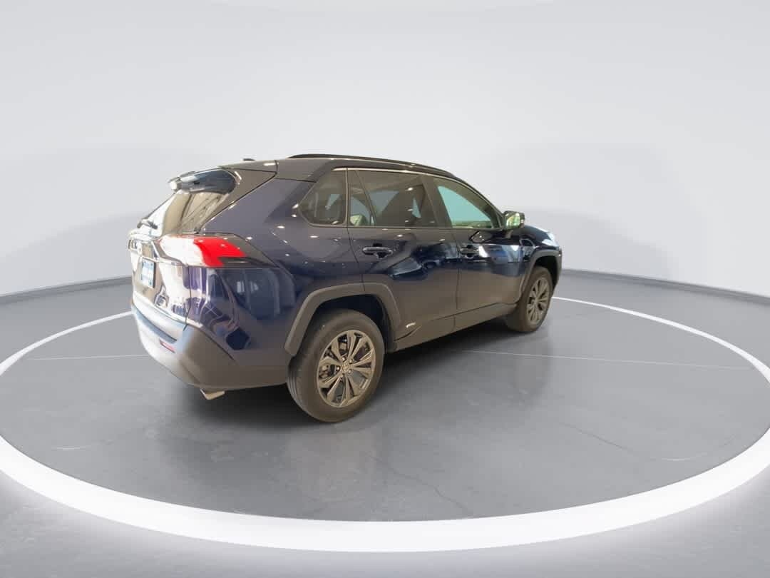 Thumbnail: 2025 Toyota RAV4 - 8