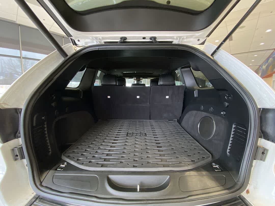 Thumbnail: 2020 Jeep Grand Cherokee - 27