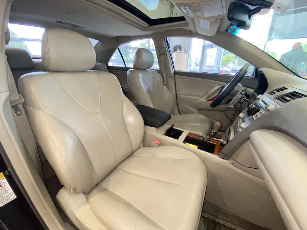 Thumbnail: 2011 Toyota Camry - 26