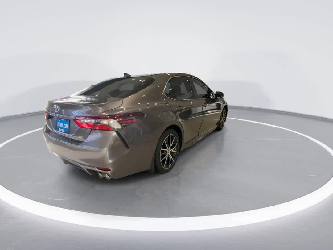 Thumbnail: 2022 Toyota Camry - 8