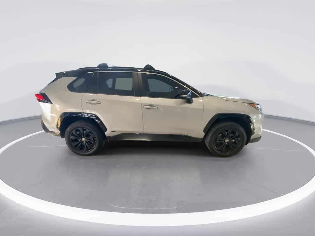 Thumbnail: 2022 Toyota RAV4 - 9
