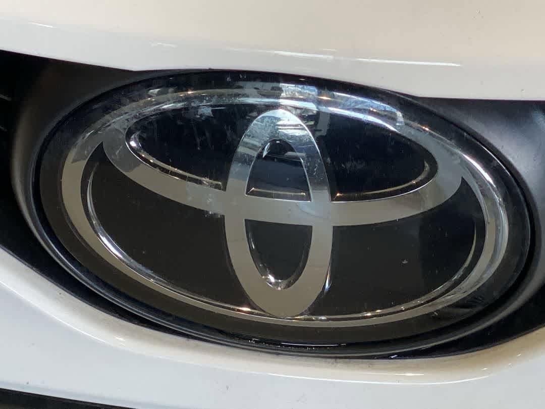 Thumbnail: 2022 Toyota Camry - 10