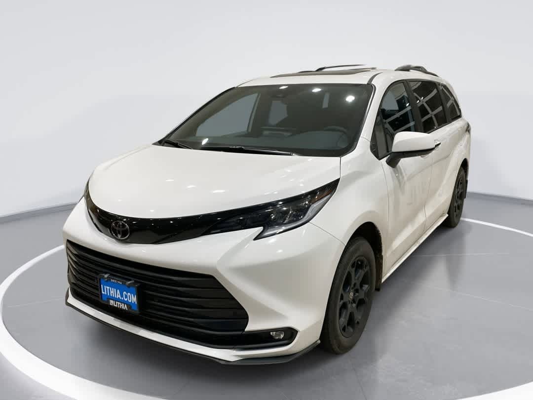 Thumbnail: 2026 Toyota Sienna - 1