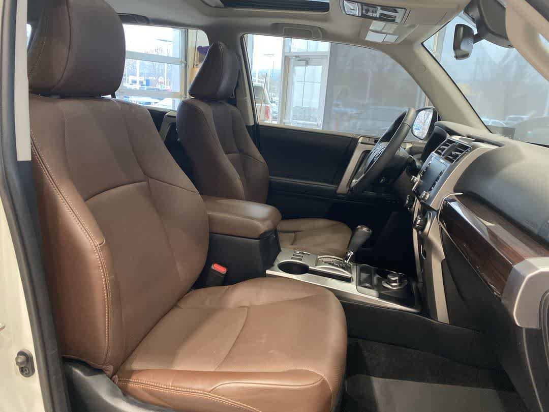 Thumbnail: 2022 Toyota 4Runner - 25