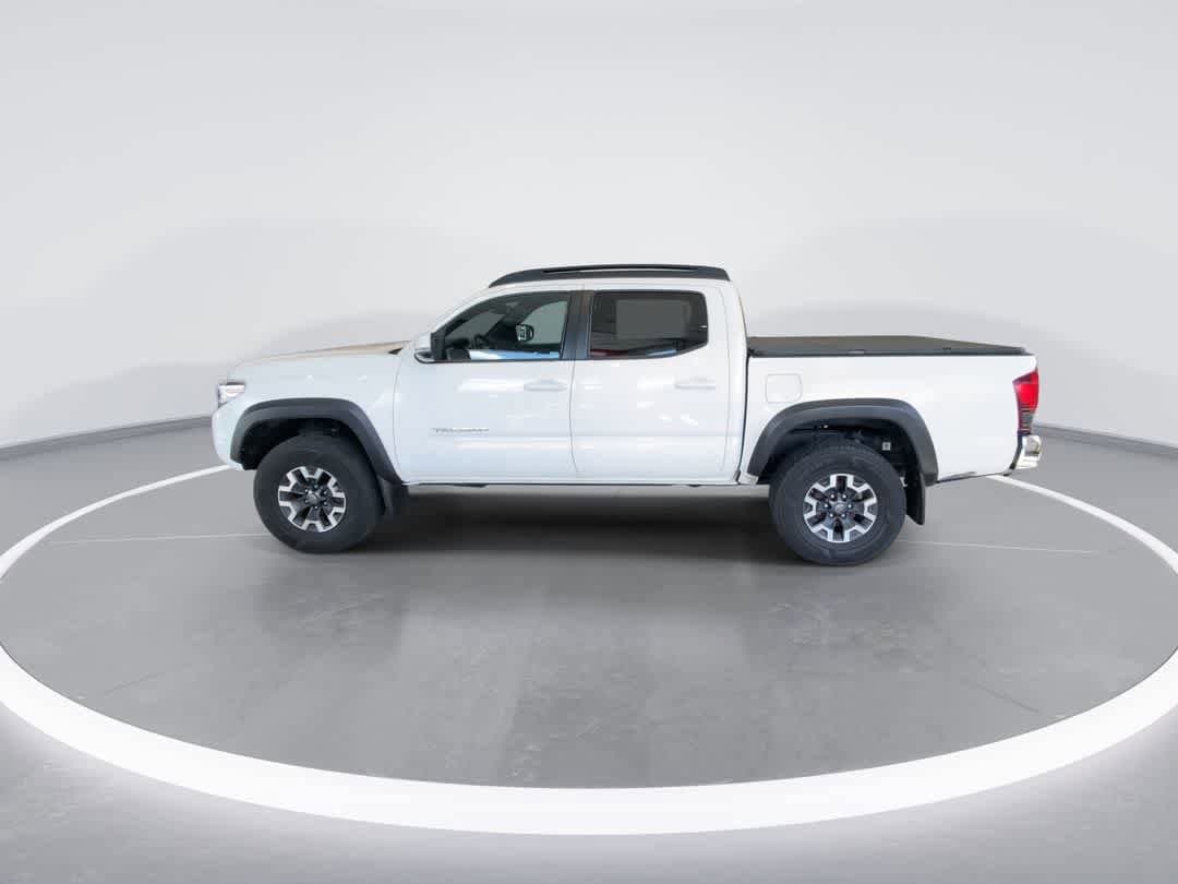 Thumbnail: 2018 Toyota Tacoma - 5