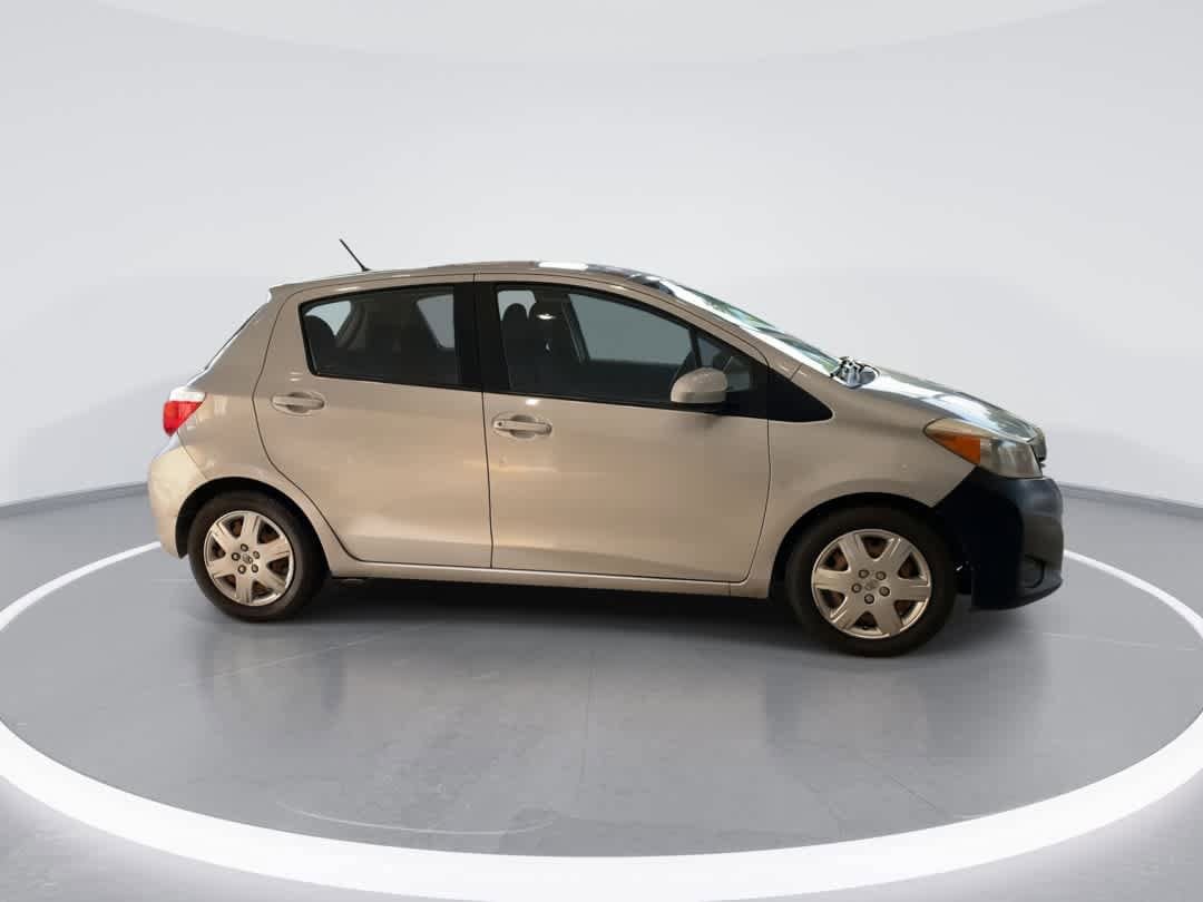 Thumbnail: 2014 Toyota Yaris - 9