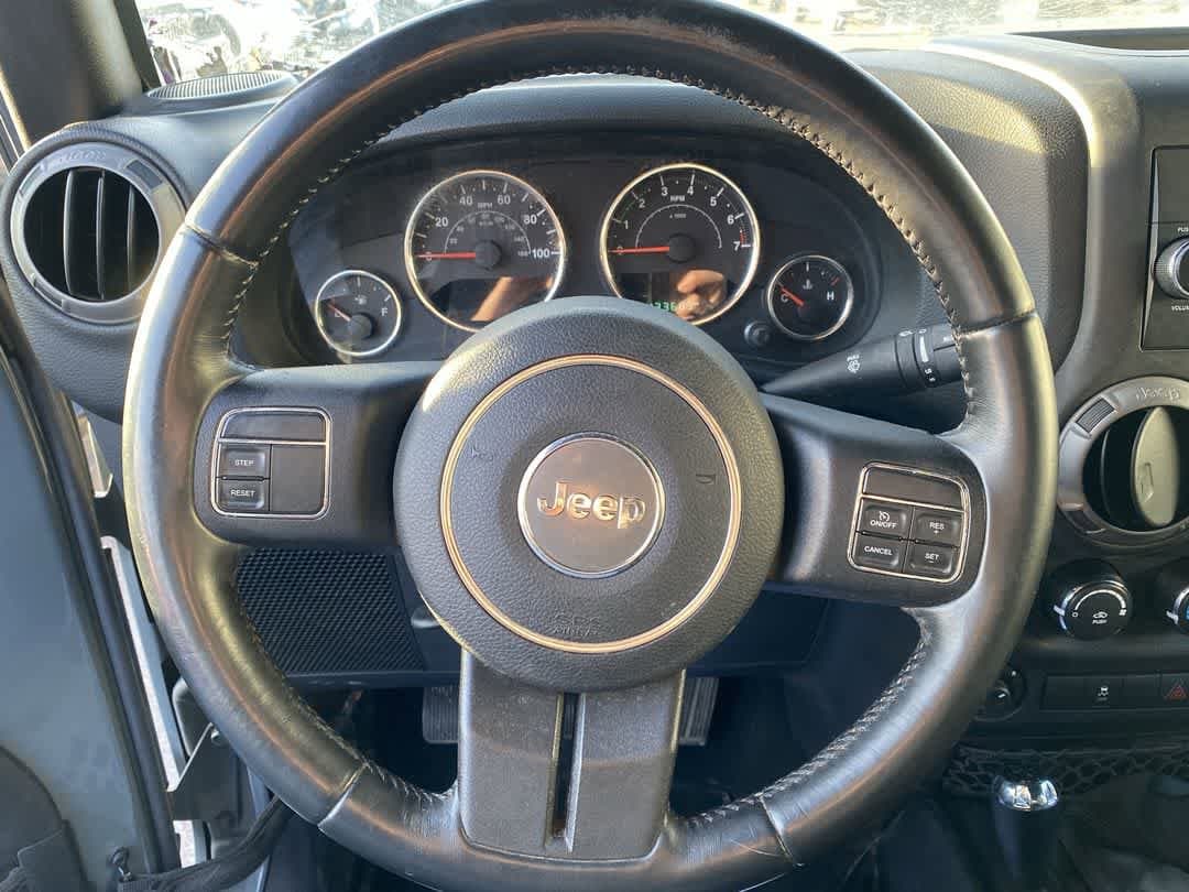 Thumbnail: 2015 Jeep Wrangler - 16