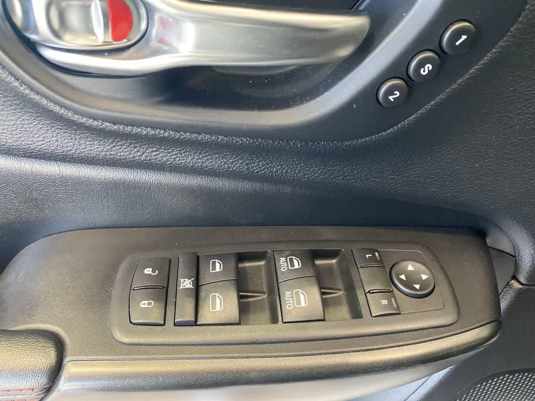 Thumbnail: 2020 Jeep Cherokee - 15