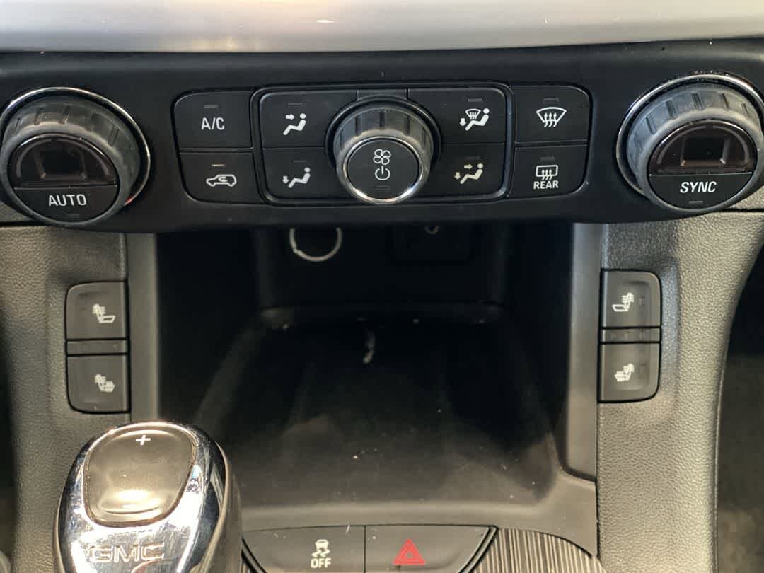 Thumbnail: 2018 GMC Acadia - 22