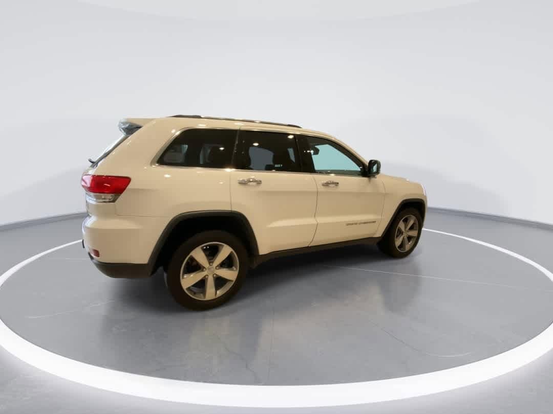 Thumbnail: 2015 Jeep Grand Cherokee - 8