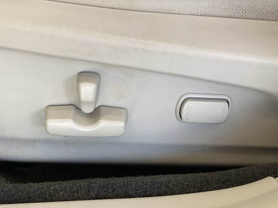 Thumbnail: 2014 Subaru Legacy - 15