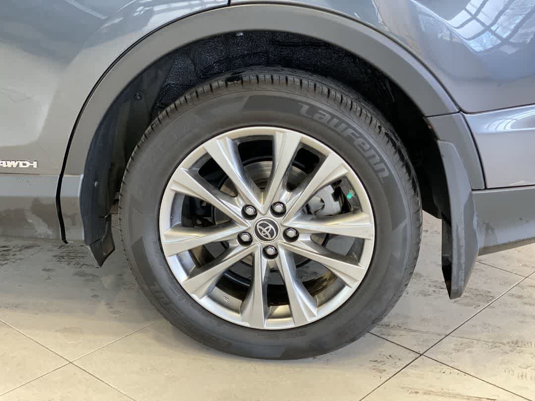 Thumbnail: 2016 Toyota RAV4 - 13