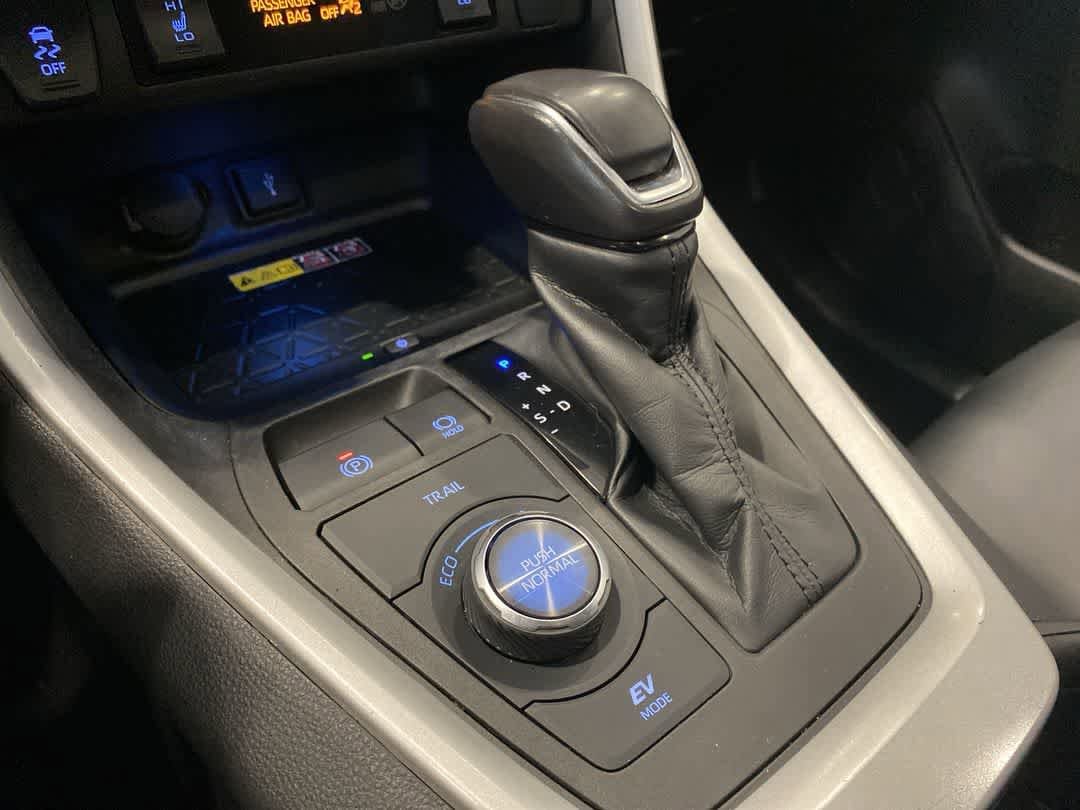 Thumbnail: 2022 Toyota RAV4 - 19