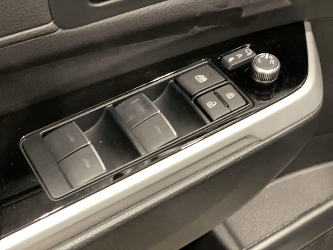 Thumbnail: 2025 Toyota Sienna - 15